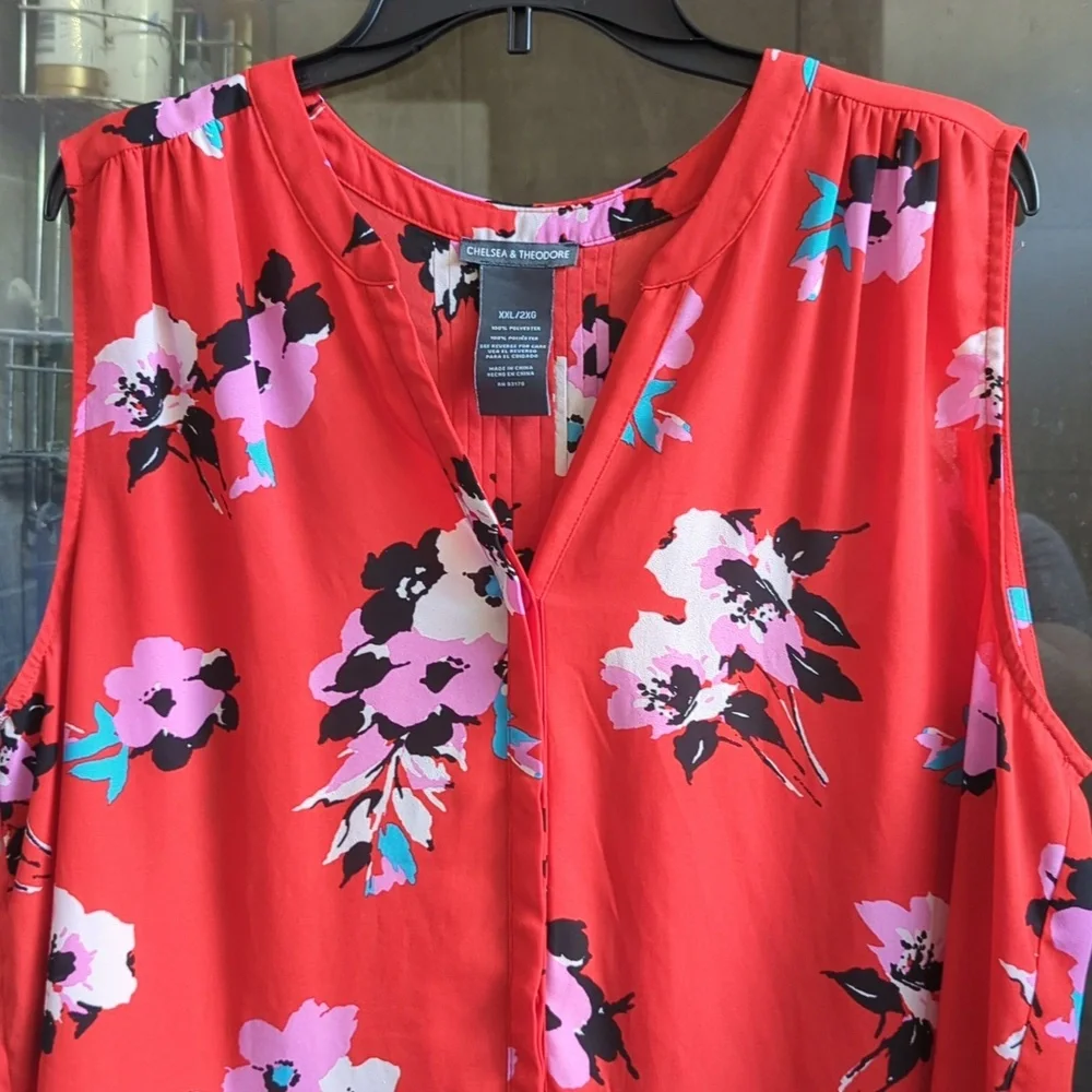 Chelsea & Theodore Sleeveless Button Down Shirt - Picture 2 of 5